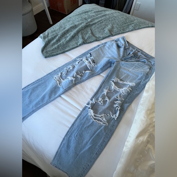 American Eagle Distressed Mom Jeans - Picture 2 of 3